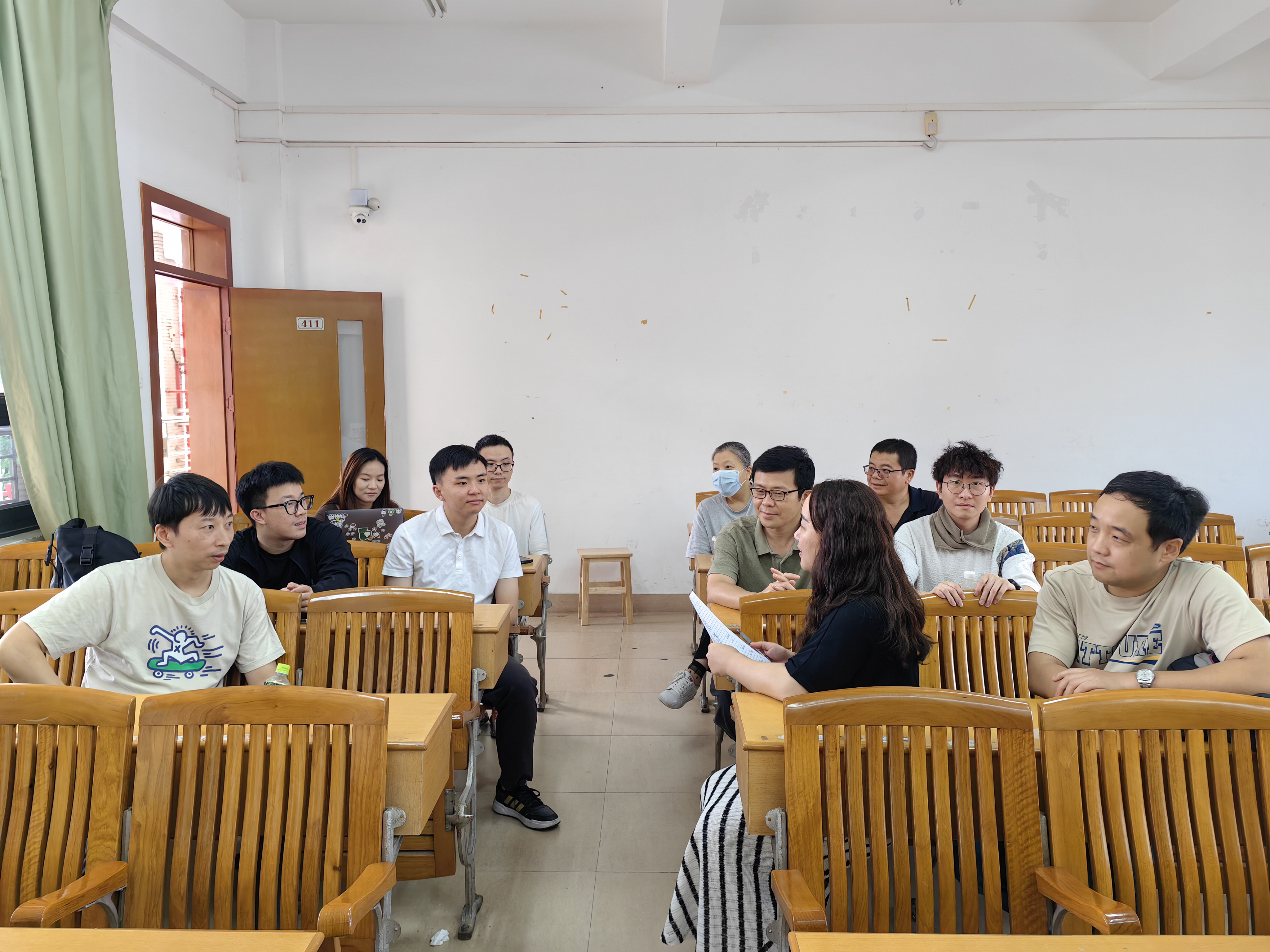 图2 金融科技教研室教学研讨会.jpg