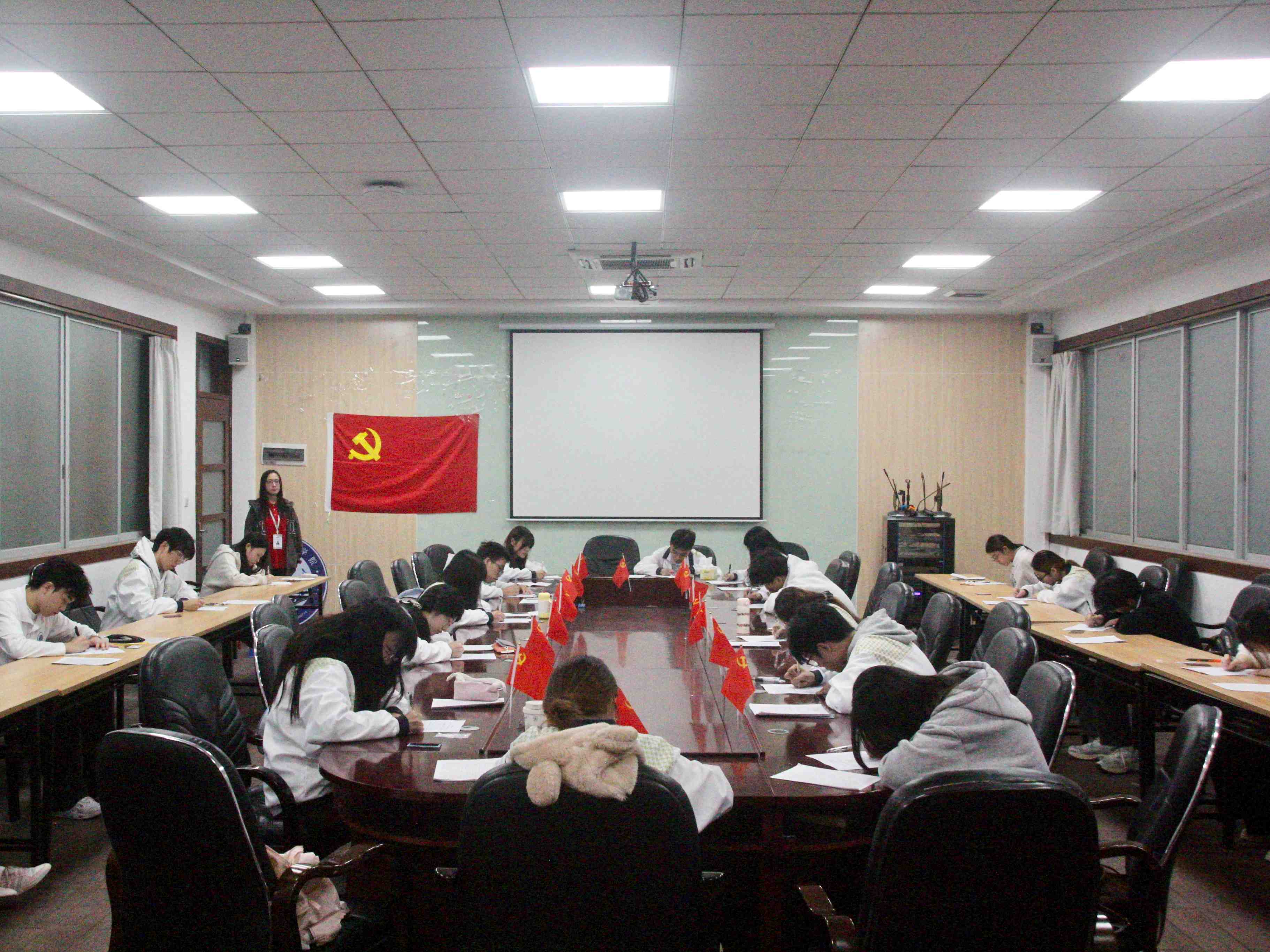 考试现场 (3).jpg