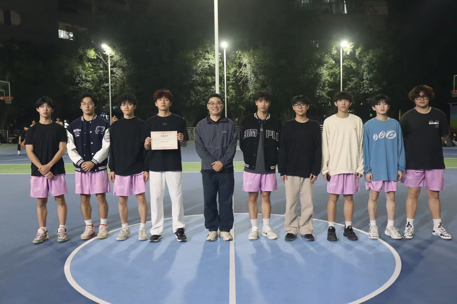 图5 道德风尚奖队伍.jpg